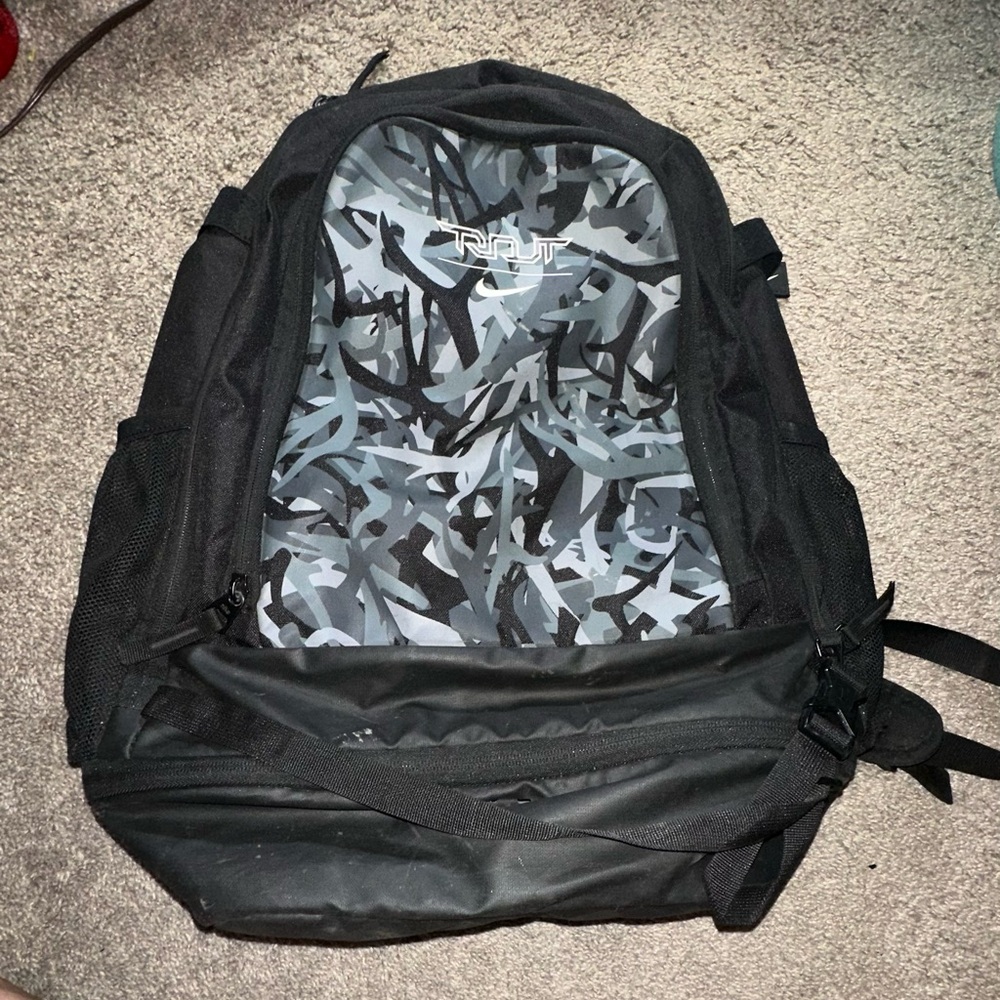 ⚡️Lot of softball equipment, helmet size s, shoes size 9.5⚡️